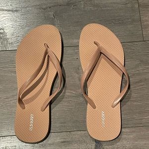 Old navy sandals size 8